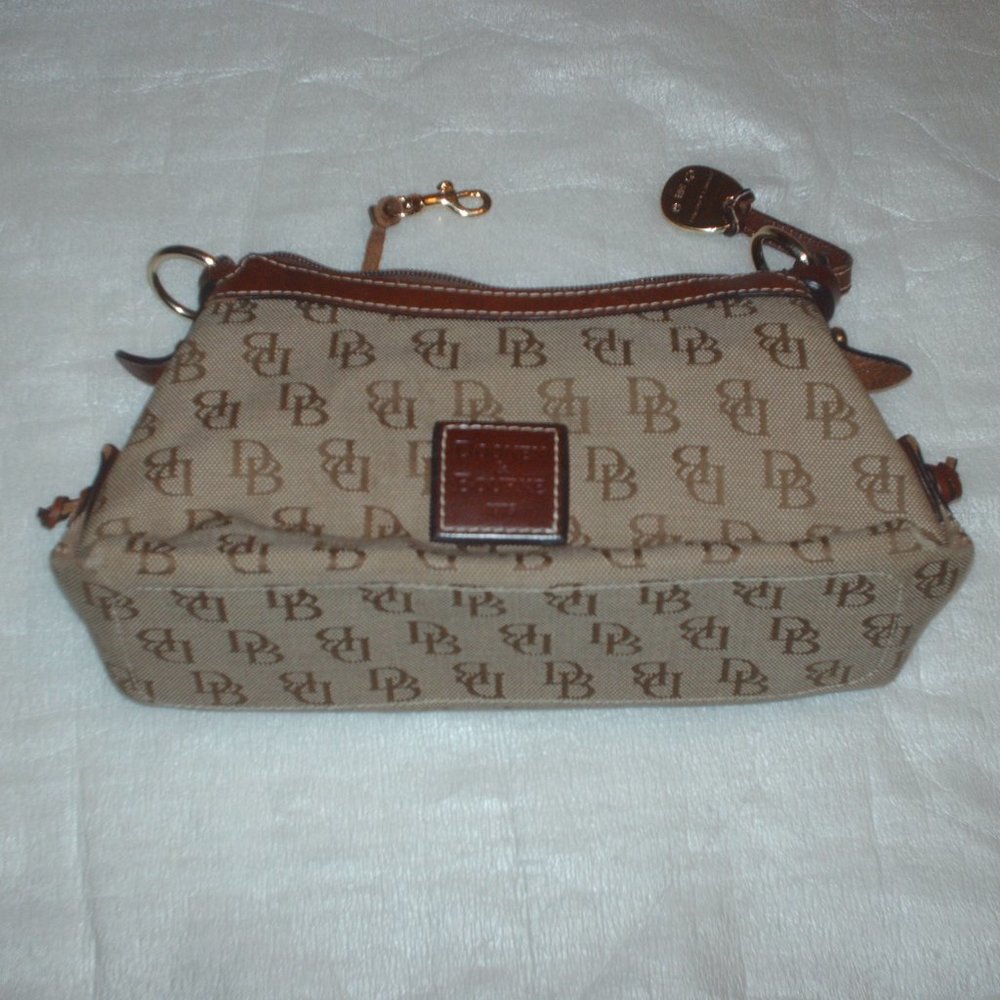 Lovely Dooney & Bourke purse - Picture 10 of 13